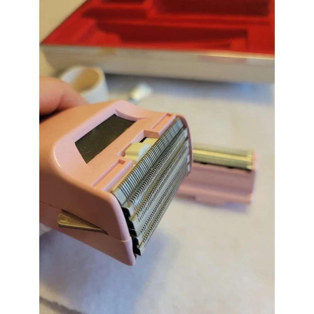 Vtg Lady Remington Electric Shaver MCM Grooming Kit Pink Gold - Untested no Cord